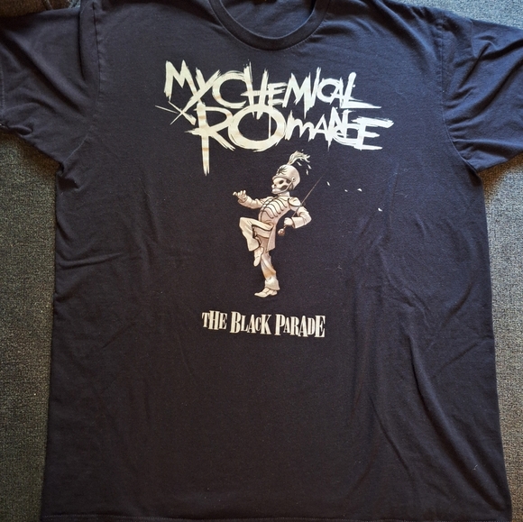 ×[Optima]× Graphic print MCR band Tee. - Picture 2 of 4